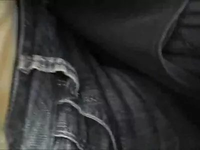 黑发蜂蜜抚摸着那个笨蛋快速