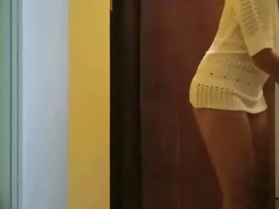 在按摩浴缸里舔阴部和性爱
