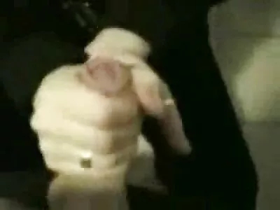 戴眼罩的女孩吹东并被性交