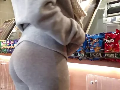 女朋友的乐趣骑在我的鸡巴上