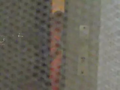 蒙住眼睛 线控制动 贝贝 砰的一声